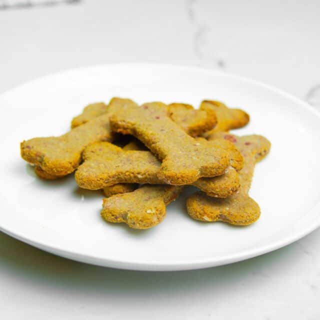 The Best Homemade Dog Treats Recipe [Vet Approved] PawLeaks